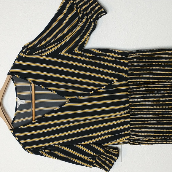 Cato Est 1946 Yellow and Black striped dress size large - Picture 2 of 5